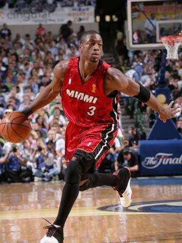 申花发布球队32岁生日海报，却把“32nd”写成“32th”（申花32岁生日海报出错：把“32nd”误写成“32th”）