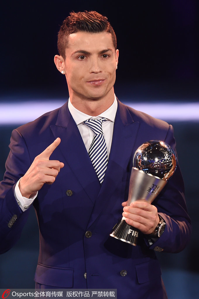 恩比德、马克西、乔治同时出场时76人0胜3负，没乔治5胜2负（76人三巨头同场0胜3负，乔治缺阵时反倒5胜2负）