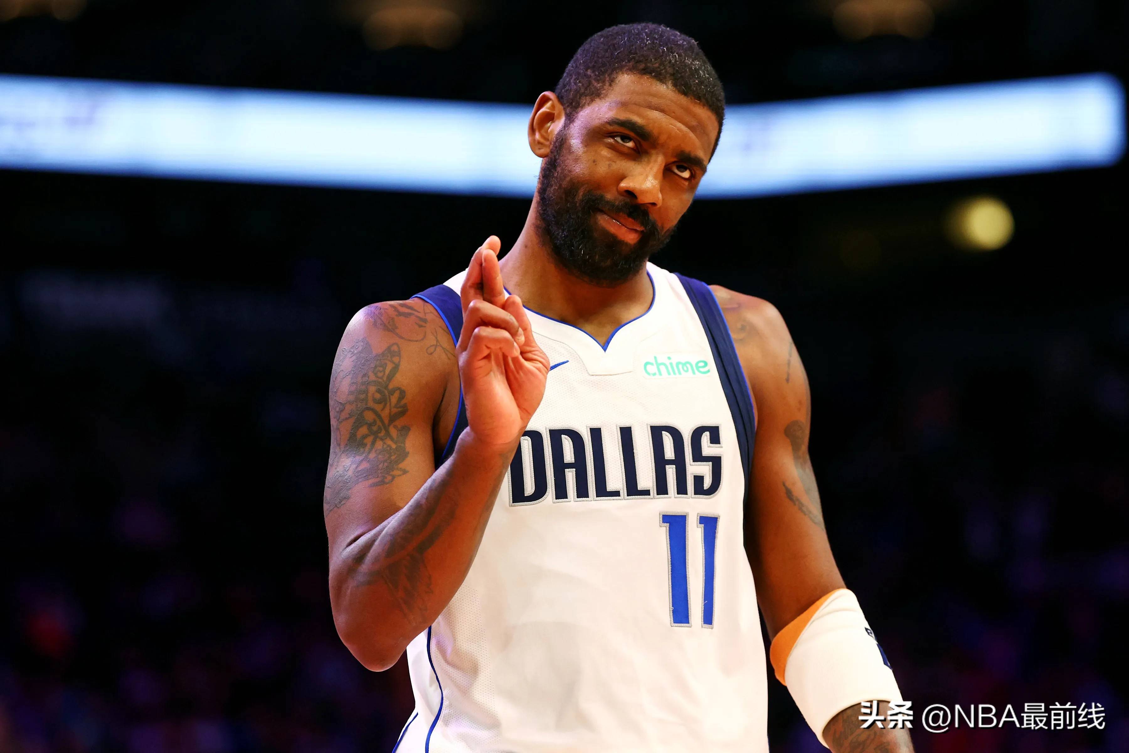 因右踝发炎，朗尼克取消了担任阿森纳vs拜仁解说嘉宾的计划（右踝发炎，朗尼克退出阿森纳战拜仁的解说工作）