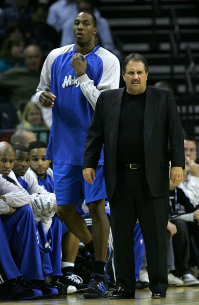 NBA勇士与篮网展开季后赛激烈对决（勇士对阵篮网，季后赛鏖战打响）