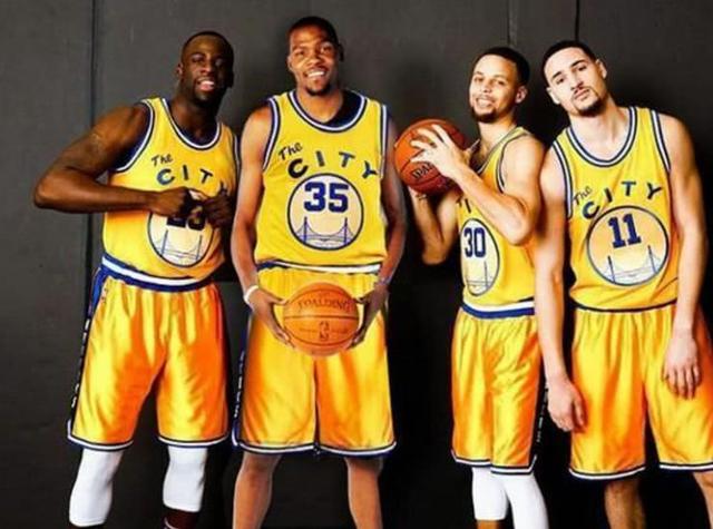 TA：拜仁不太可能6500万欧买断雅克松，切尔西认为他价值很高（TA：拜仁大概率不会以6500万欧买断雅克松，切尔西对他估值颇高）