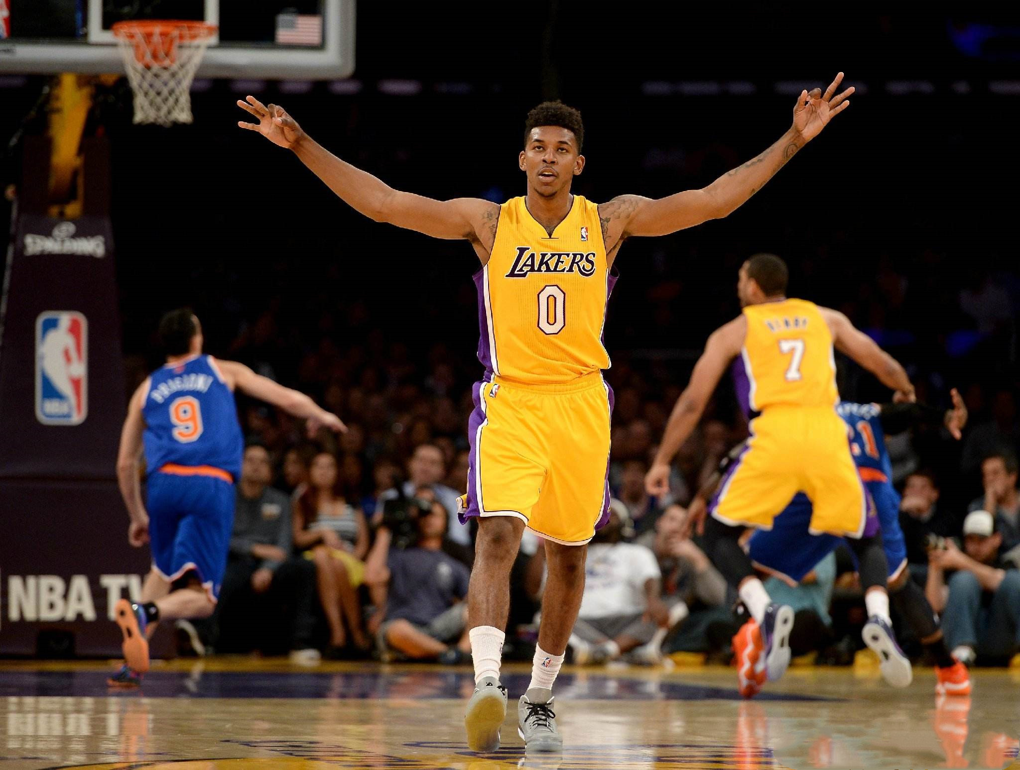 意大利11月名单：多纳鲁马领衔，里奇、斯卡马卡、早安哥回归（意大利11月大名单出炉：多纳鲁马领衔，里奇、斯卡马卡与“早安哥”重返阵容）