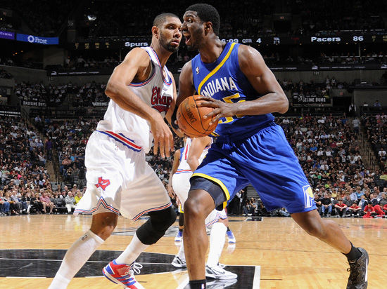 记者：诺坎普保安看到梅西后非常惊讶，当即就放他进去了（记者称：诺坎普保安认出梅西惊讶不已，立刻放行）