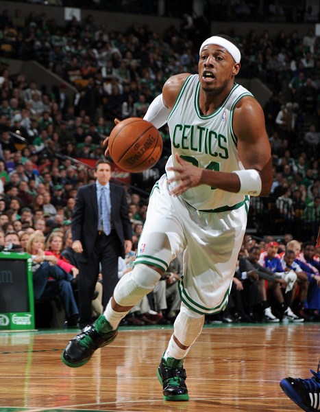 阿劳霍抵达巴萨总部即将续约 新合同2031年到期（阿劳霍现身巴萨总部敲定续约 新约至2031年）